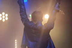 Billy-rock-pose-back